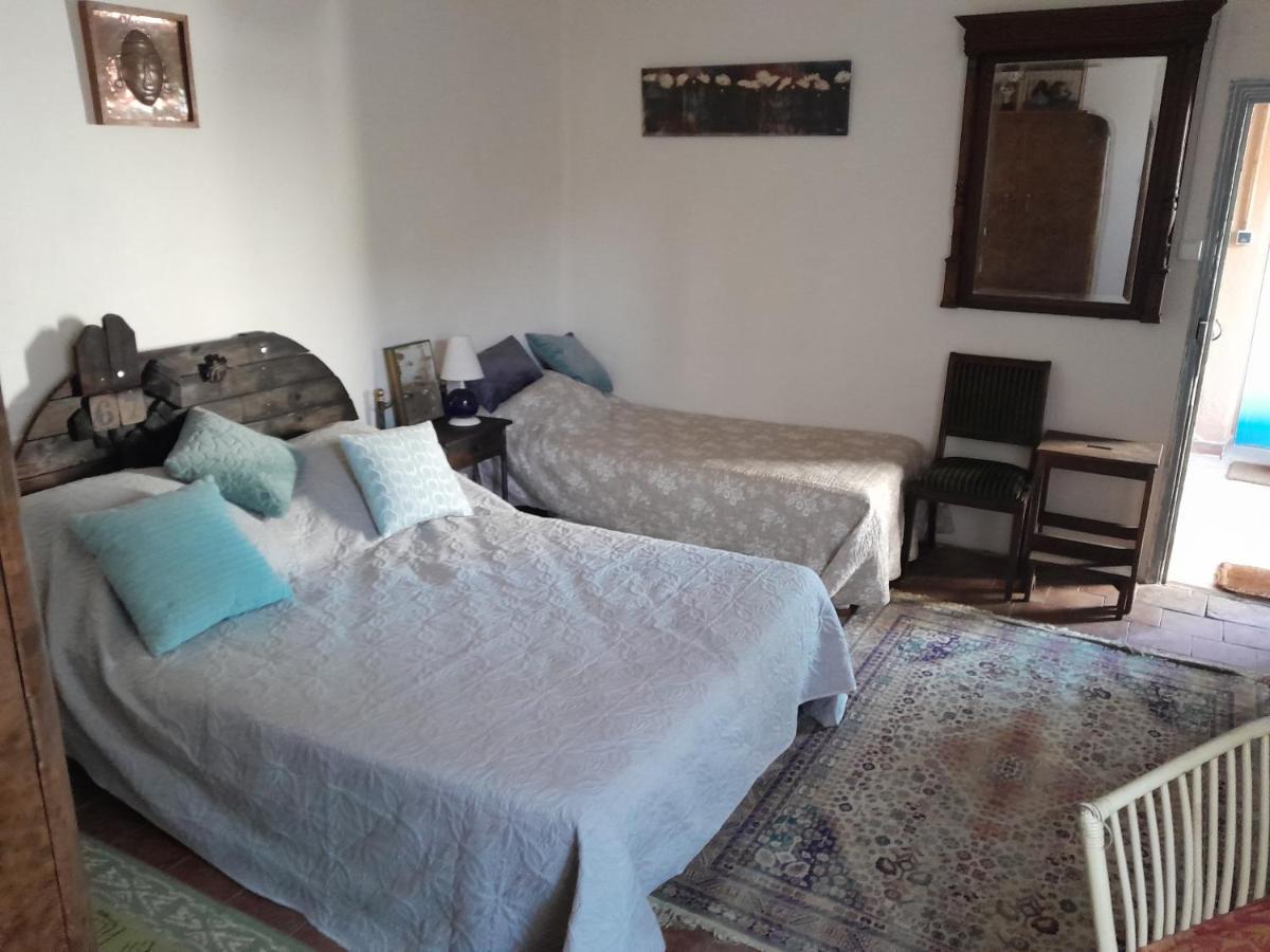 Le Prieure Bed & Breakfast Saint-Florent-sur-Auzonnet Bagian luar foto