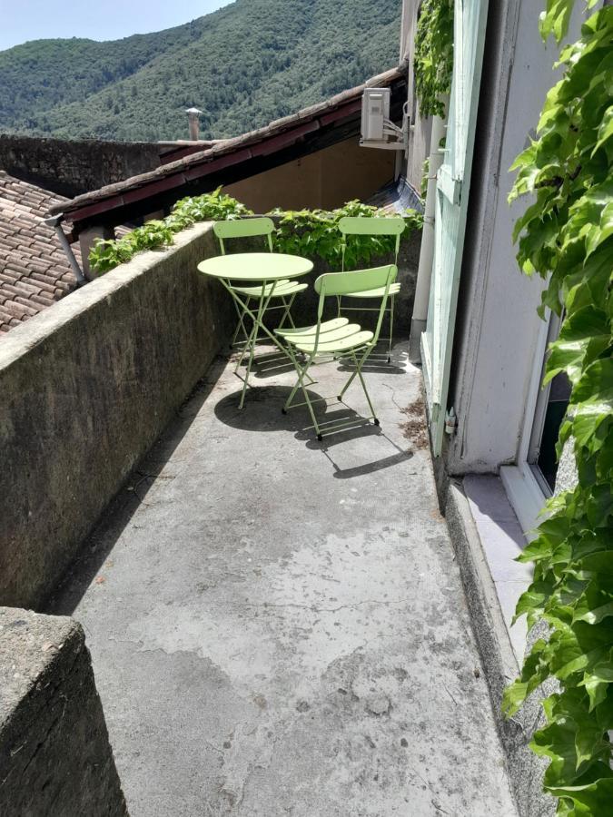 Le Prieure Bed & Breakfast Saint-Florent-sur-Auzonnet Bagian luar foto