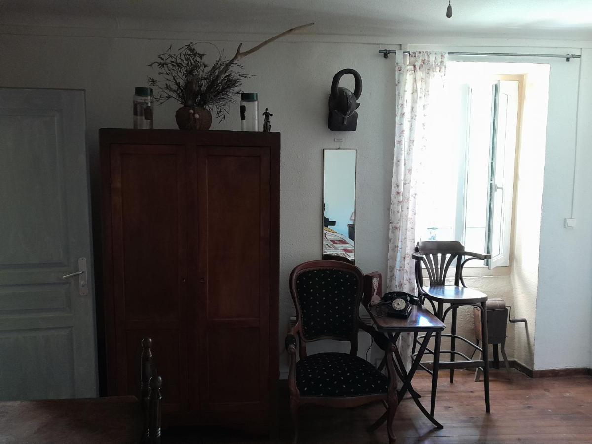 Le Prieure Bed & Breakfast Saint-Florent-sur-Auzonnet Bagian luar foto