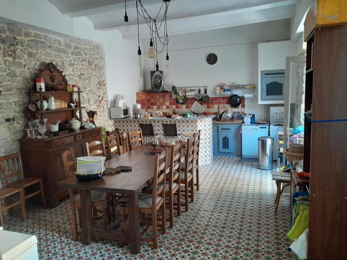 Le Prieure Bed & Breakfast Saint-Florent-sur-Auzonnet Bagian luar foto