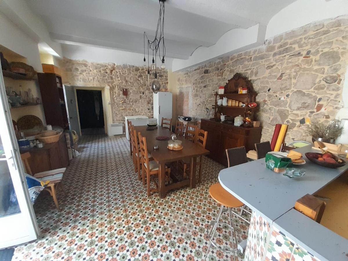 Le Prieure Bed & Breakfast Saint-Florent-sur-Auzonnet Bagian luar foto