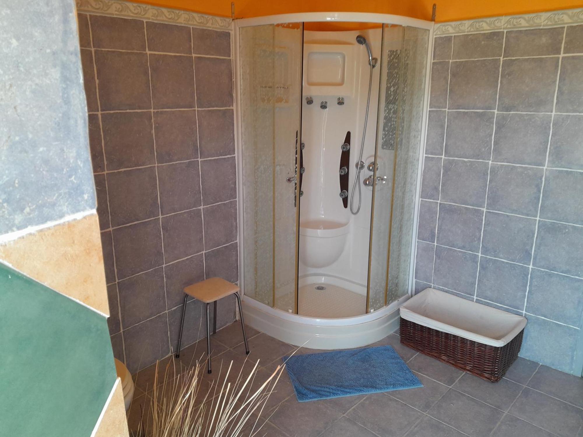 Le Prieure Bed & Breakfast Saint-Florent-sur-Auzonnet Ruang foto